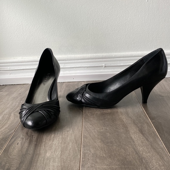 Women’s BCBGirls knotted black heels - Picture 7 of 10